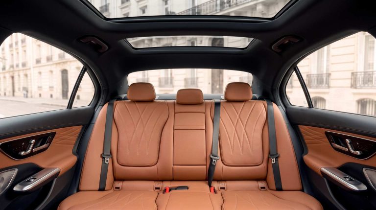 mercedes-class-c-interieur-arriere-privilaine-face-opt